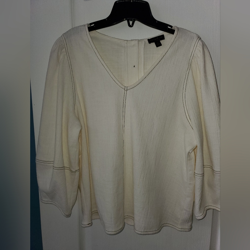 Current Air Los Angeles women shirt. Size medium.  Excellent shape.